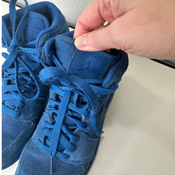 Nike Air Jordan 1 Retro High Top Blue Suede Sneaker 4 Youth - Picture 12 of 16